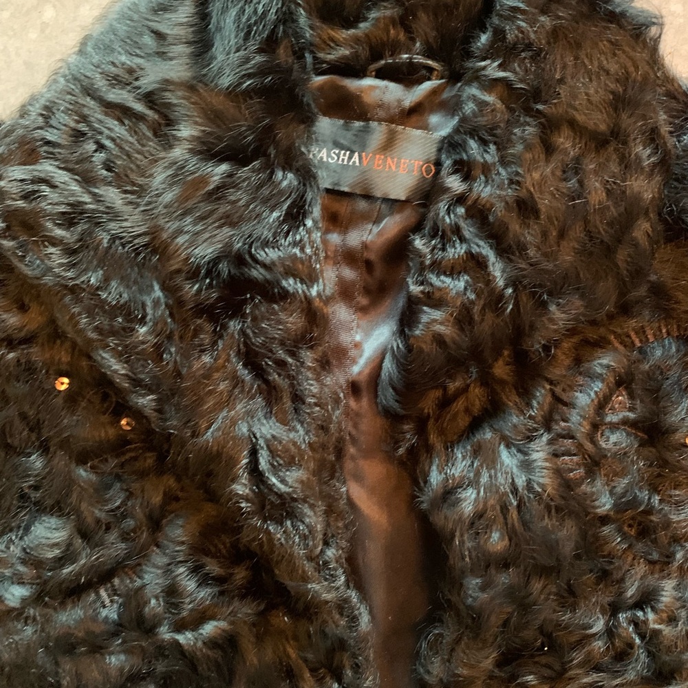 Pasha Veneto lamb skin coat size Medium.